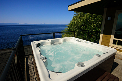 Rooftop Oceanfront Suite Private hot tub